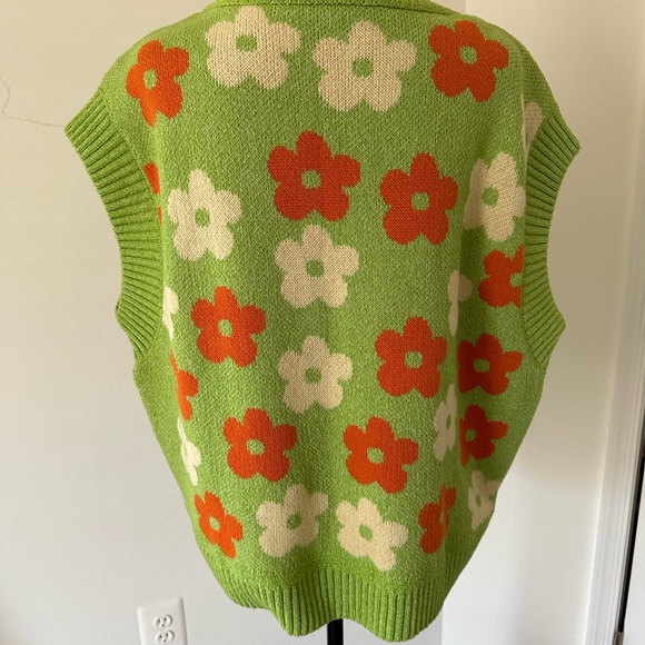 Sweater top, NWOT - Picture 1 of 2